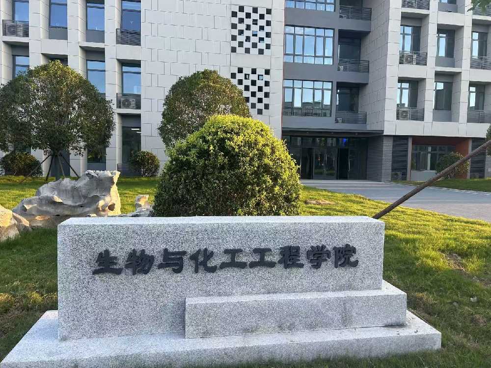 登封市扬州职业大学体育场高杆灯项目